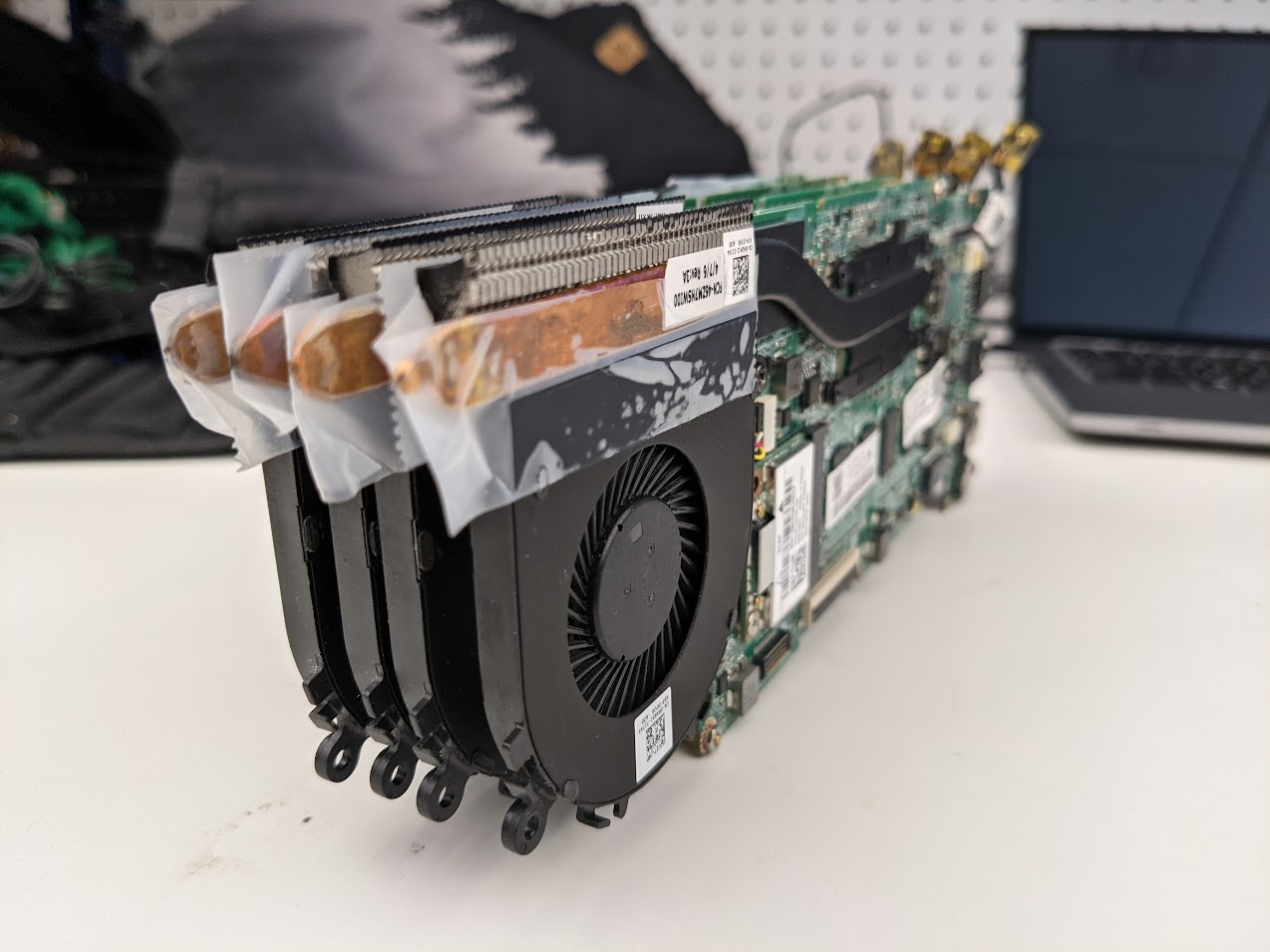 Chromebook cluster cooling/mounting solution